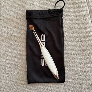 Artis Circle 1R Makeup Brush - White/Silver